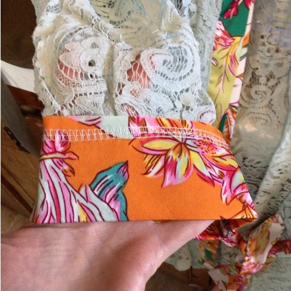 POL Moonlace Kimono Cardigan Duster mint green floral trim belt sz small - Picture 7 of 7